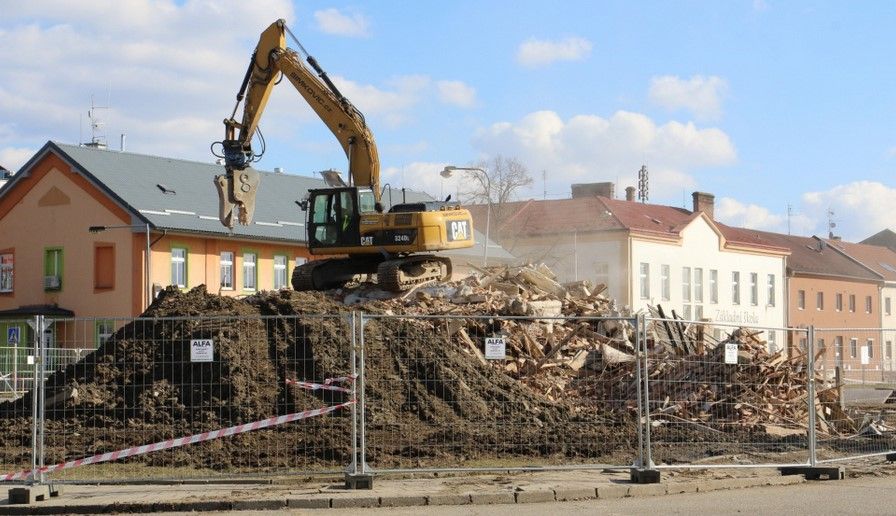 obrázek: Na Nových Sadech jsou od 1. března v plném proudu přípravy na výstavbu tramvajové trati