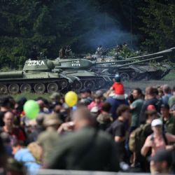 Bahna zaplnilo 50 tisíc lidí. V Brdech burácely tanky, Gripeny i historická technika