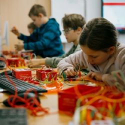 Plzeň otevírá 45 technických kroužků pro rok 2026/27, přibývají maker cluby pro starší žáky
