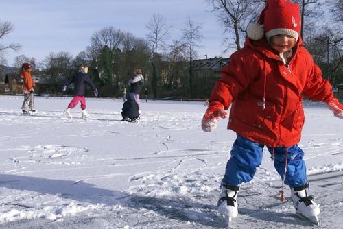 obrázek:Hasiči varují, nenechávejte při bruslení děti bez dozoru, pozor na zrádný led i u břehu