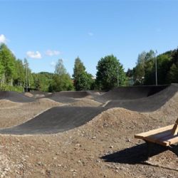 Vimperk otevřel nový pumptrack u Volyňky. Sportovní areál nabízí okruhy o délce přibližně 360 metrů