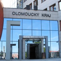 Olomoucký kraj snížil dluh, investice rostou