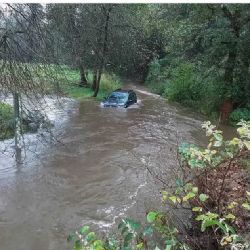 Povodně ohrožují, evakuace a výpadky proudu pokračují