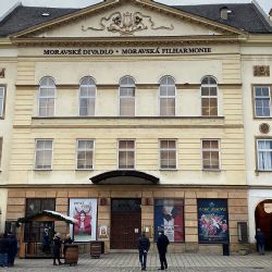 Sloučení filharmonie s divadlem schváleno navzdory protestům