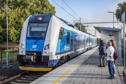 obrázek:Olomoucký kraj zlevní dopravu: Opozice kritizuje populismus