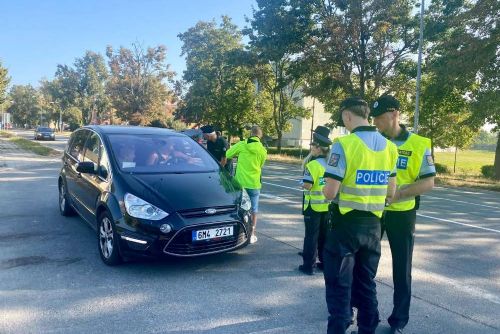 Foto: Hasiči a policisté v Přerově radili řidičům a řidičkám