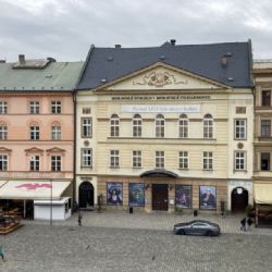 Kvalitnější nabídka, efektivnější řízení i zachování obou značek – to má přinést fúze divadla a filharmonie